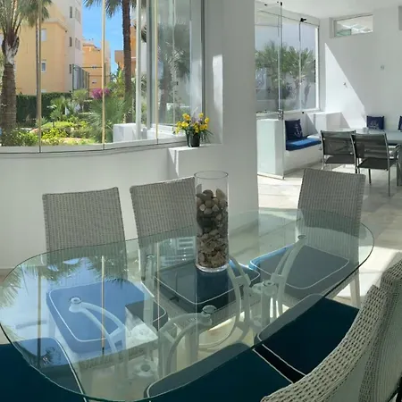 Appartement Lets In The Sun Beachside